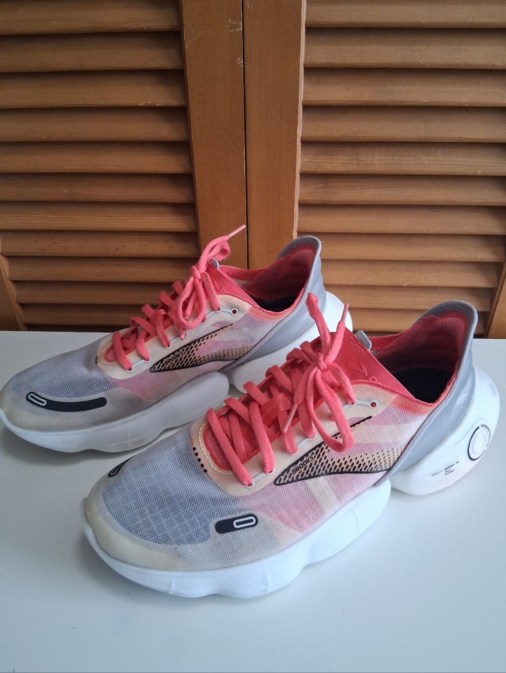 Brooks Aurora-BL Women's Running Shoe * Size: 11.5 (Medium)